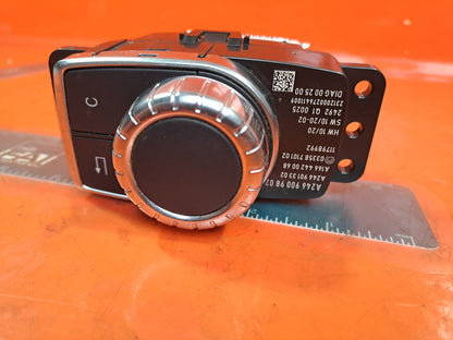 ✅MERCEDES W176 A180 1.6 PETROL 2012 MULTIMEDIA CONTROL SWITCH A2469009802 A213 - Image 3