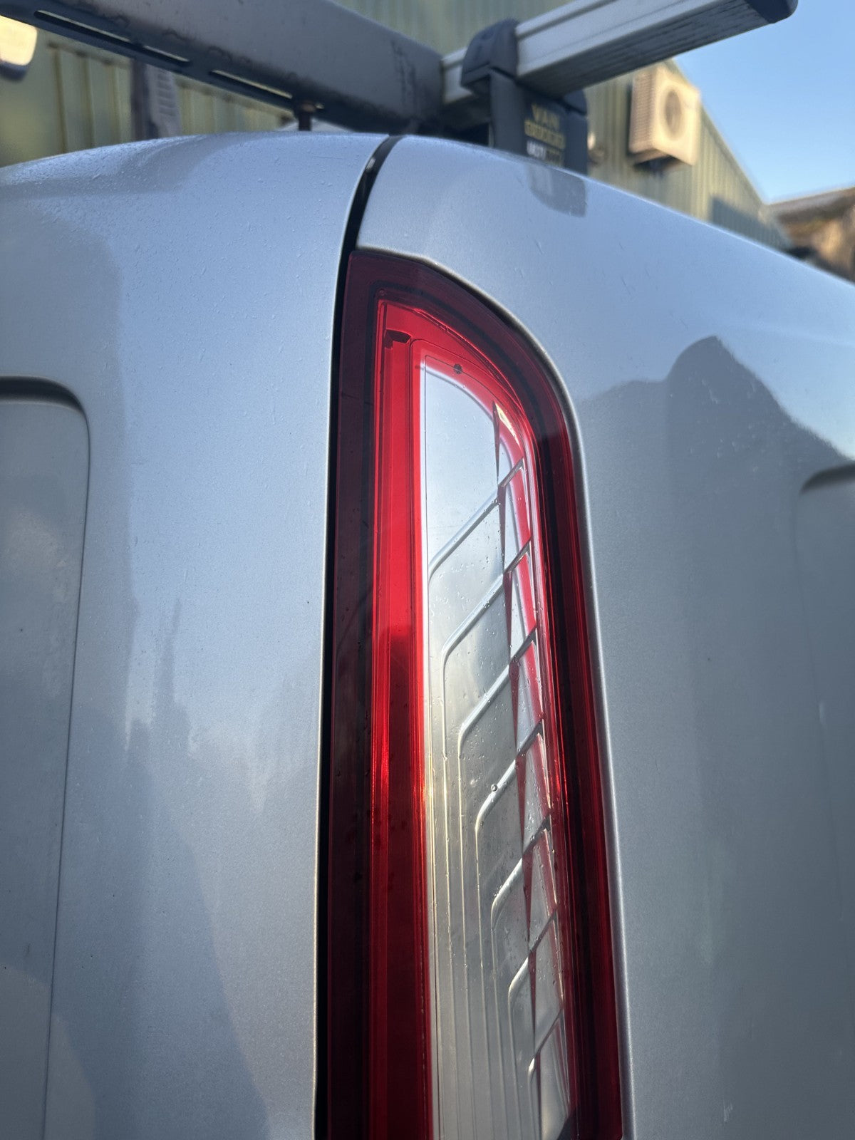 ✅2017 FORD TRANSIT CONNECT REAR RIGHT UPPER TAIL LIGHT DT11-13A602-AD A369 - Image 3
