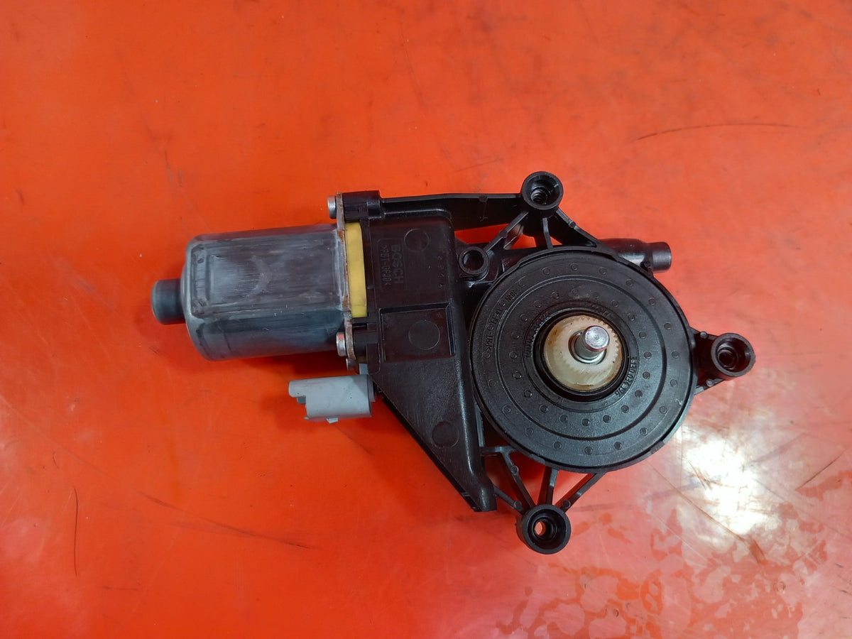 ebay-src:https://i.ebayimg.com/00/s/mtiwmfgxnjaw/z/ulmaaeswvf1qhf07/$_57.jpg