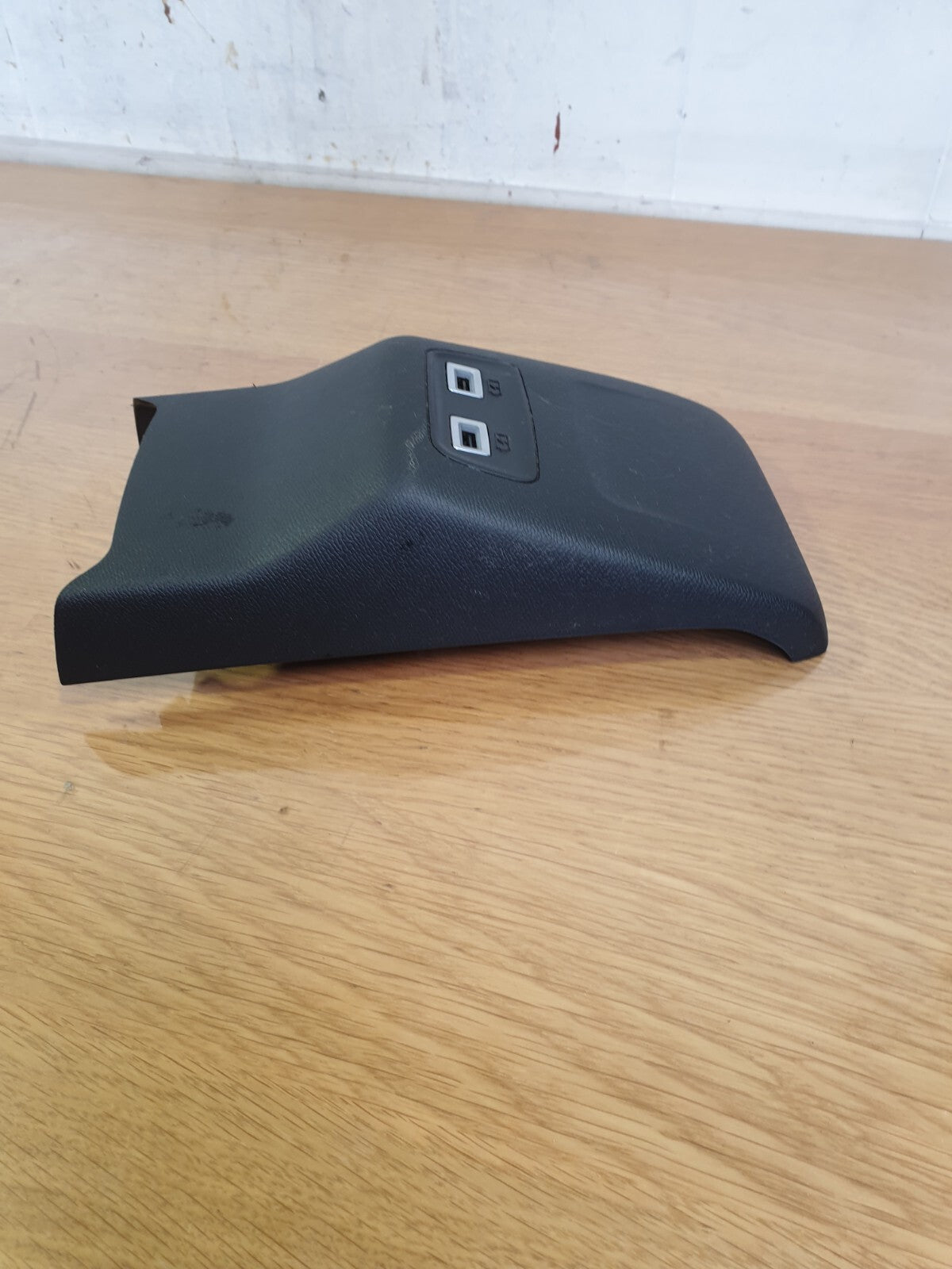 ✅2020 PEUGEOT 208 ALLURE EV USB PORTS TRIM 9824334377 Warranty A197 - Image 6
