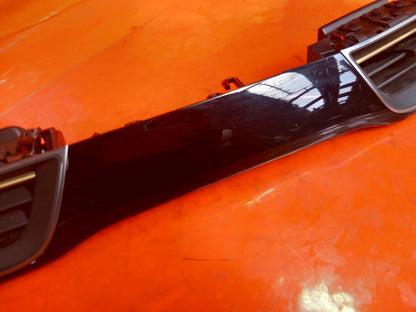 Renault Captur 1.6 Petrol 2023 Front Center Dashboard Air Vent 687618406R A392 - Image 4