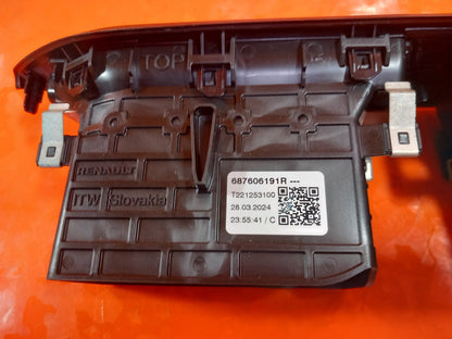 2024 Dacia Jogger Front Left and Middle Air Vents 687606191R Warranty A391 - Image 9