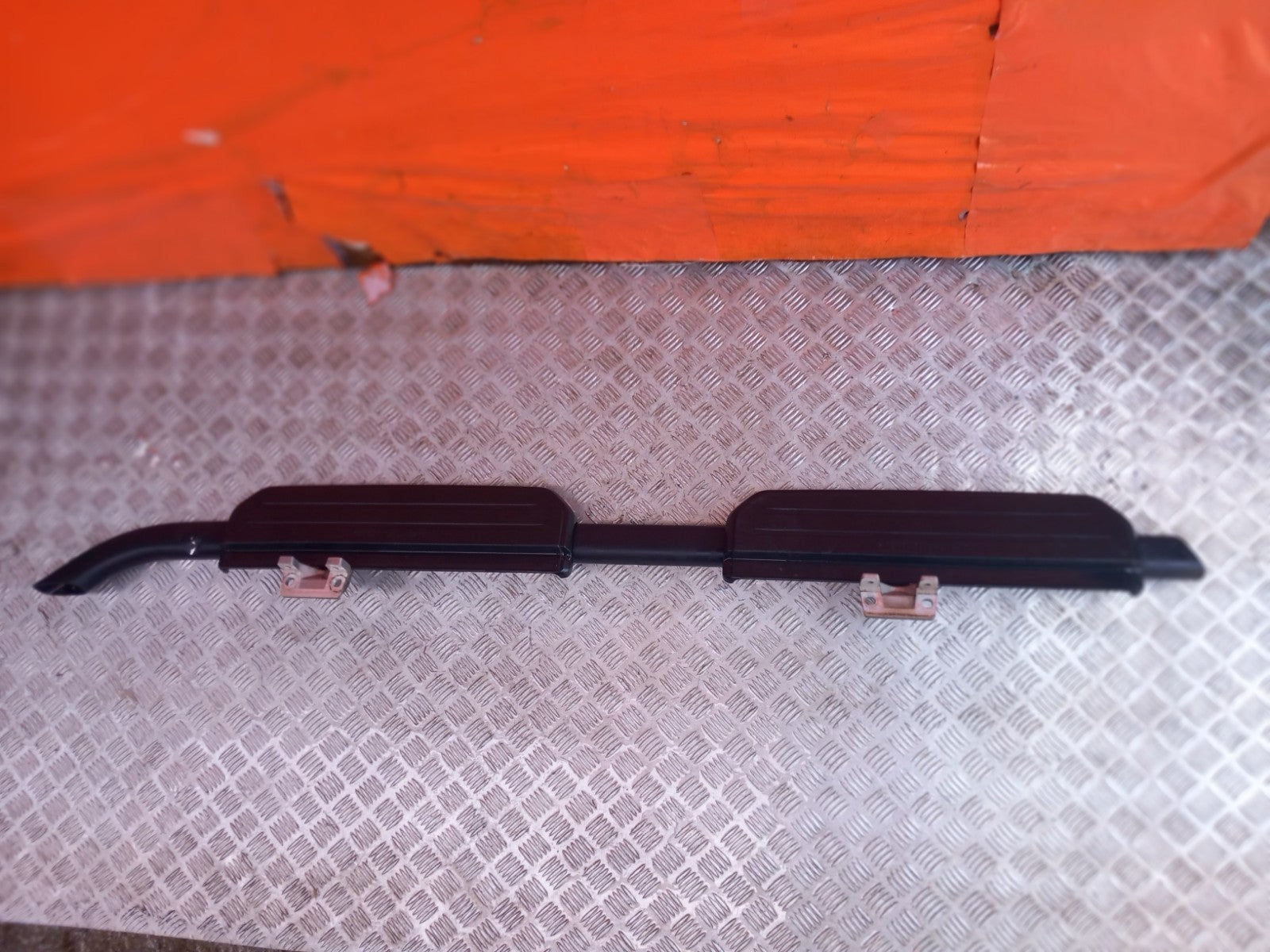 Land Rover Defender L663 3.0 Diesel 2025 Left Running Board L8BM16490CC A396 - Image 1
