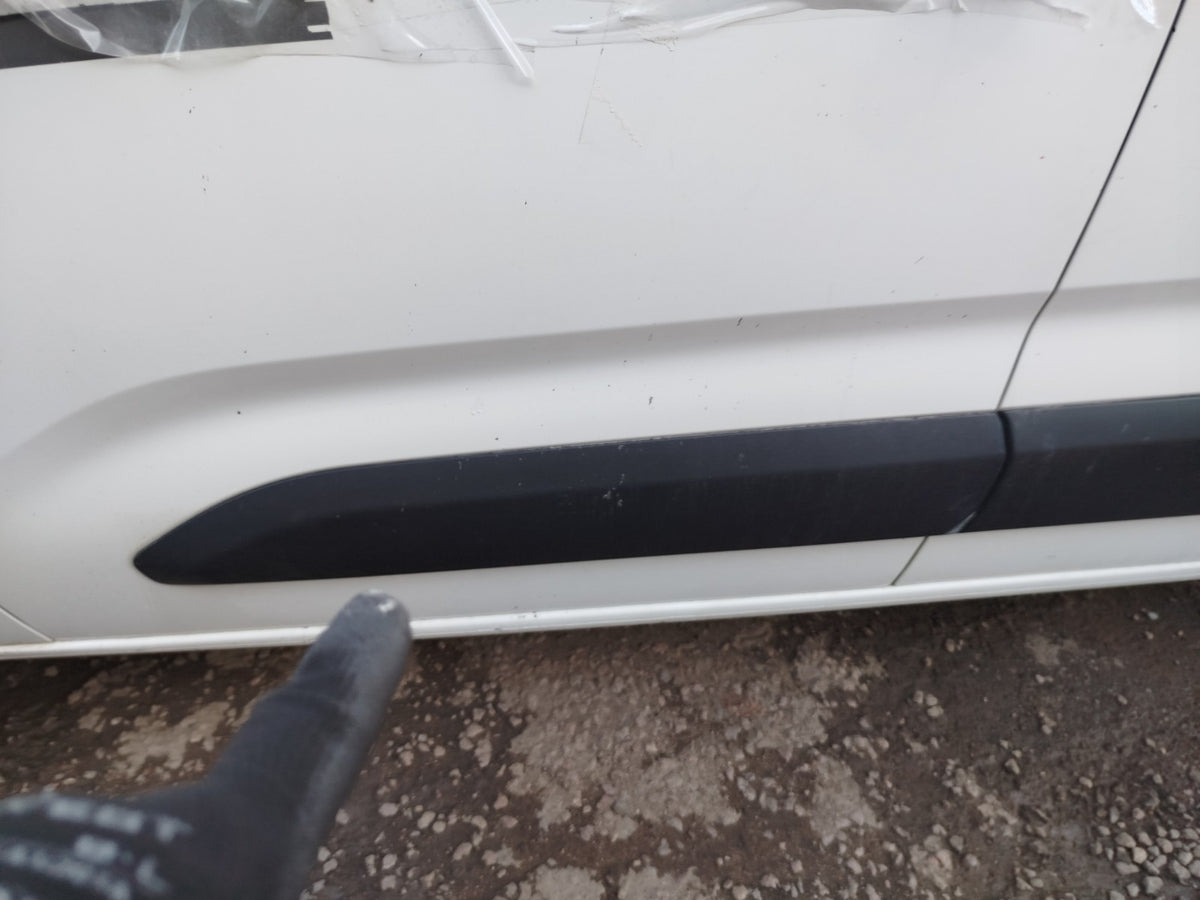 Vauxhall Combo MK4 1.5 Diesel 2020 Front Left Door Moulding Trim Black A414 - Image 3