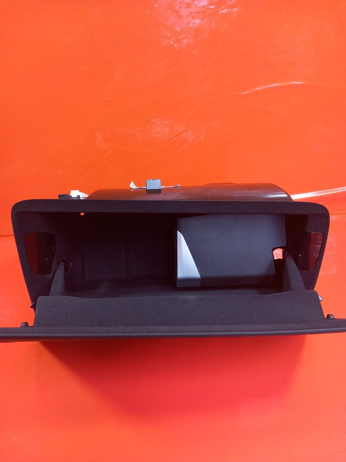 BMW X5 G05 3.0 Petrol 2025 Glove Box Storage Compartment 9399720 3399252 9313574 - Image 7