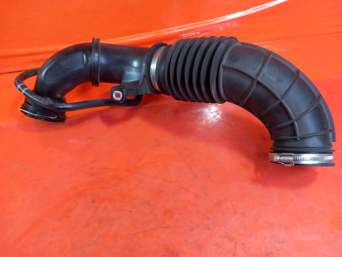 ebay-src:https://i.ebayimg.com/00/s/mtiwmfgxnjaw/z/cqmaaeswsgdqibir/$_57.jpg