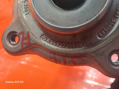 ✅MERCEDES A180 SPORT 1.3 PETROL 2025 FRONT LEFT SUSPENSION LEG HUB A1773208900 - Image 4