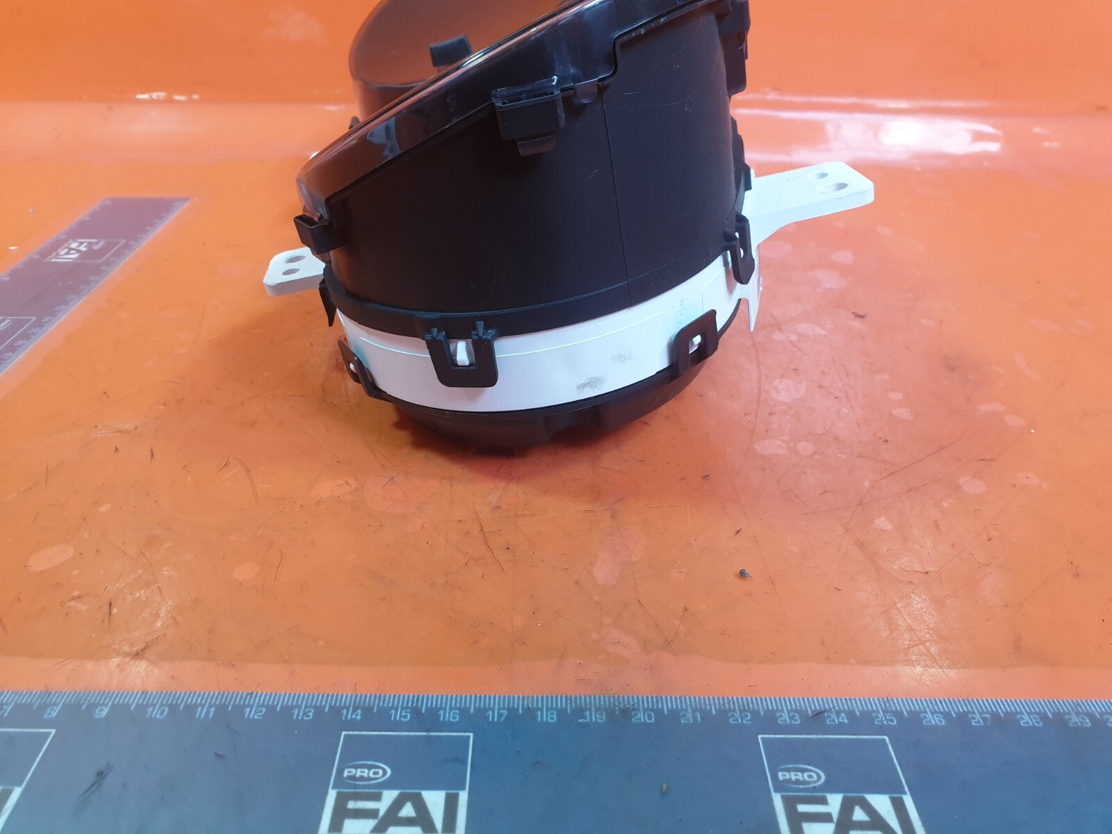 SSANGYONG TIVOLI ELX 1.6 PETROL 2015 SPEEDOMETER INSTRUMENT CLUSTER 80220-35070 - Image 4