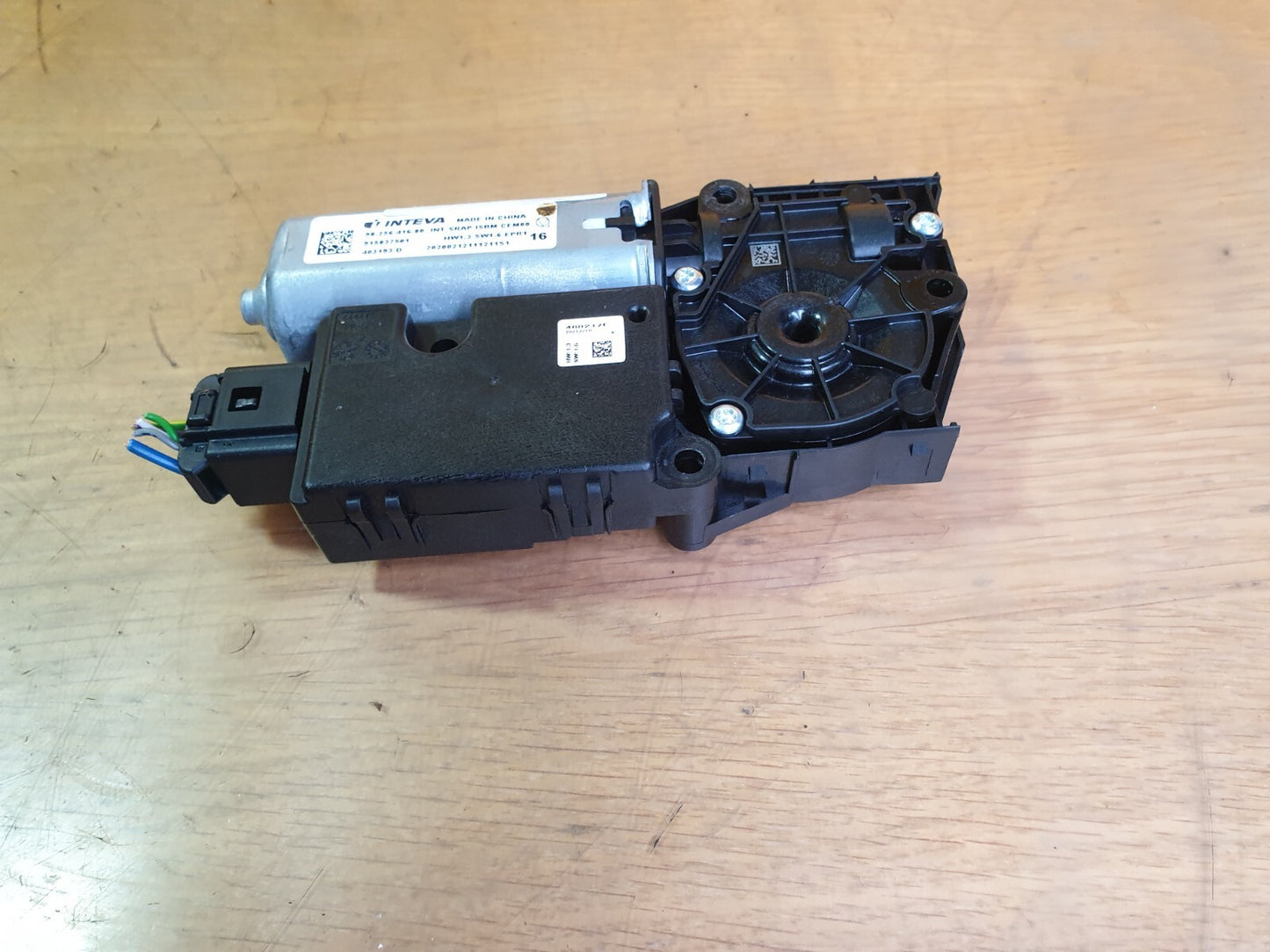 ebay-src:https://i.ebayimg.com/00/s/mtiwmfgxnjaw/z/jpsaaoswexzmibc2/$_57.jpg