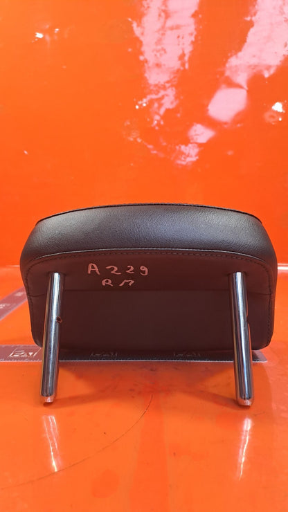 Skoda Octavia III 1.4 Petrol 2018 Rear Centre Headrest Warranty A229 - Image 4