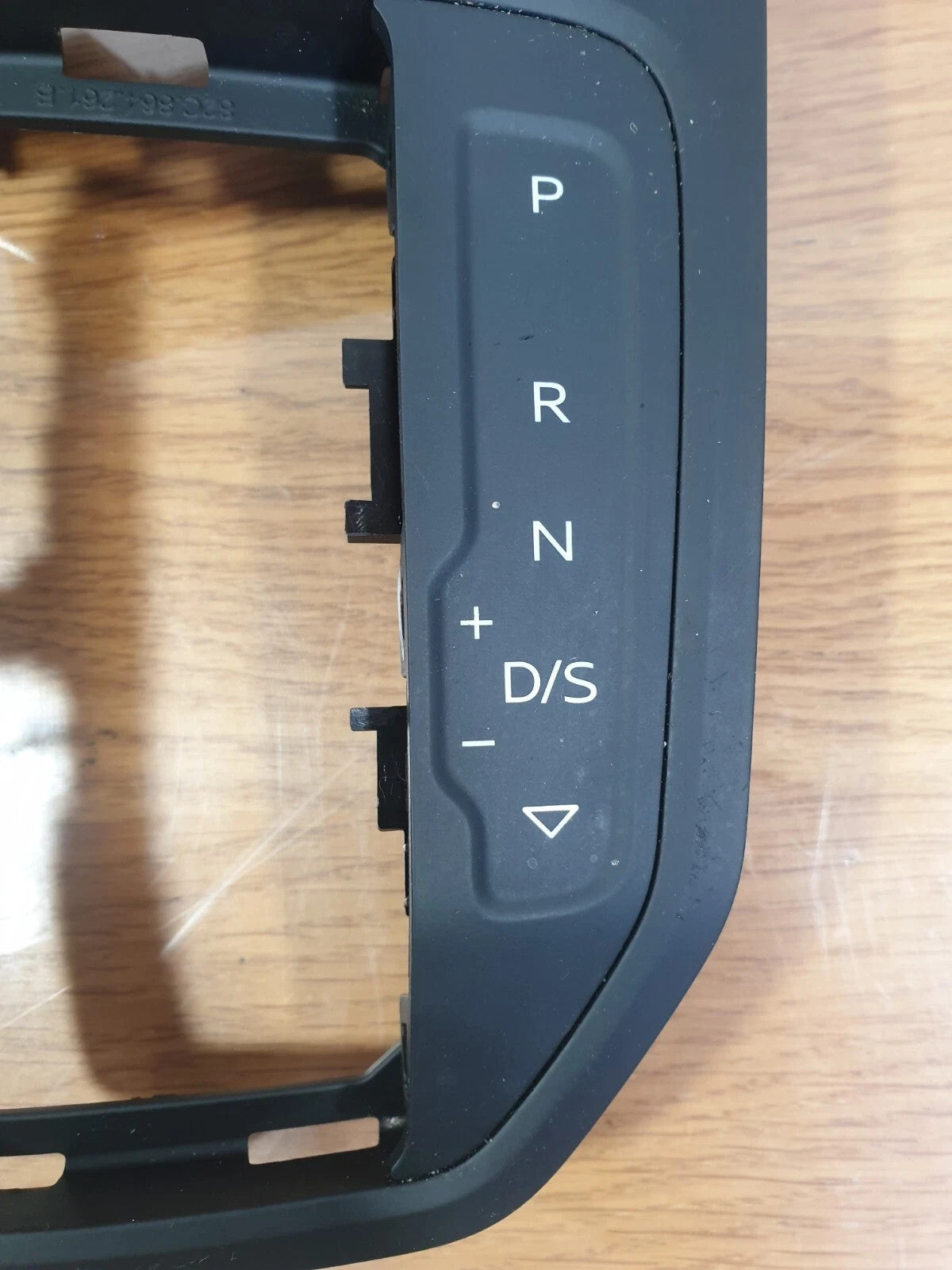✅Audi A1 Sport 1.0 Petrol 2020 Gear Selector Shifter Surround Trim 82C713463 - Image 5