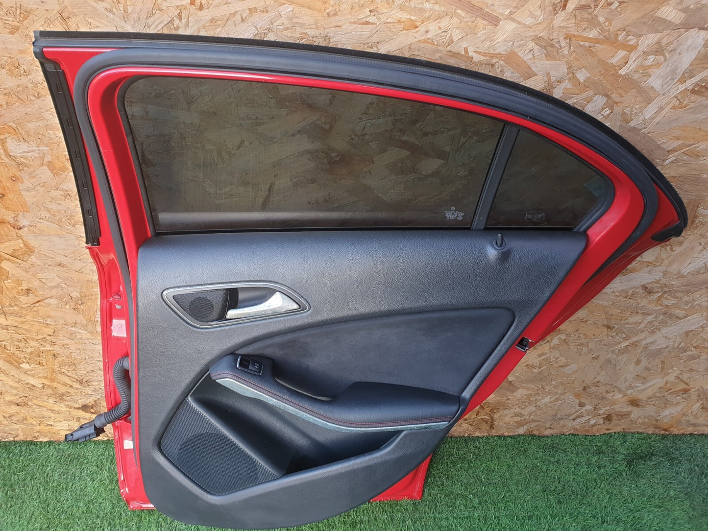 ✅MERCEDES W176 A180 AMG SPORT 1.5 DIESEL 2015 REAR RIGHT DOOR RED Warranty A235 - Image 9