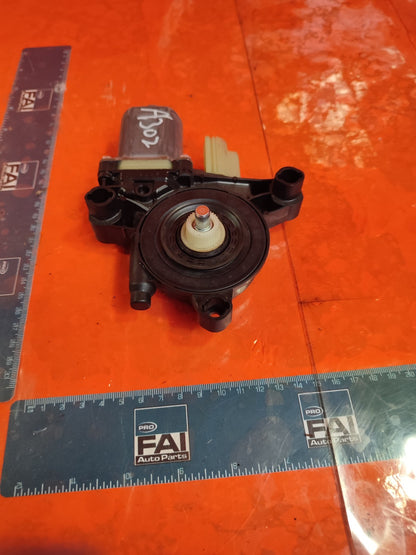 ebay-src:https://i.ebayimg.com/00/s/mtywmfgxmjaw/z/yucaaeswguro1b3l/$_57.jpg