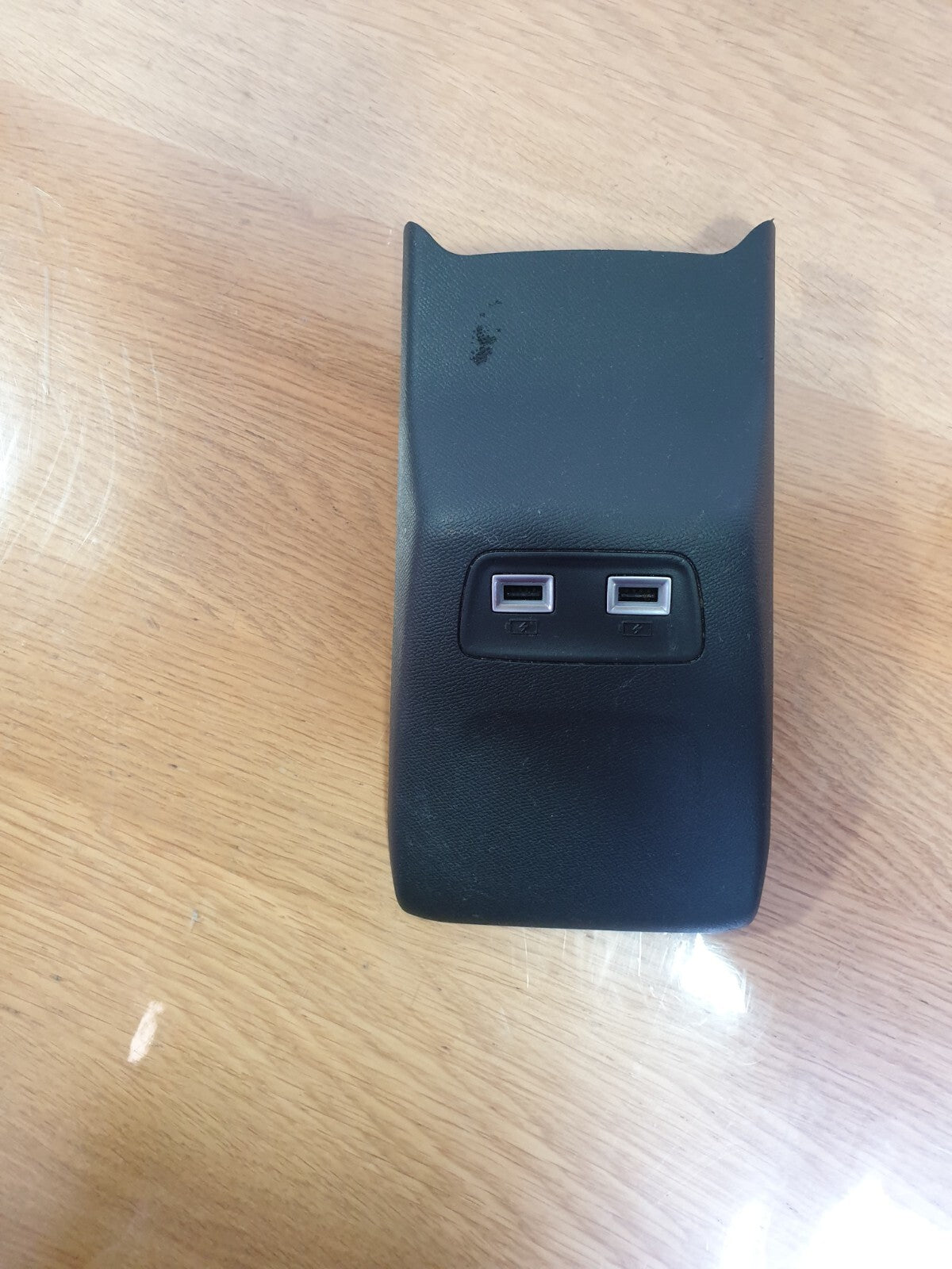 ✅2020 PEUGEOT 208 ALLURE EV USB PORTS TRIM 9824334377 Warranty A197 - Image 8