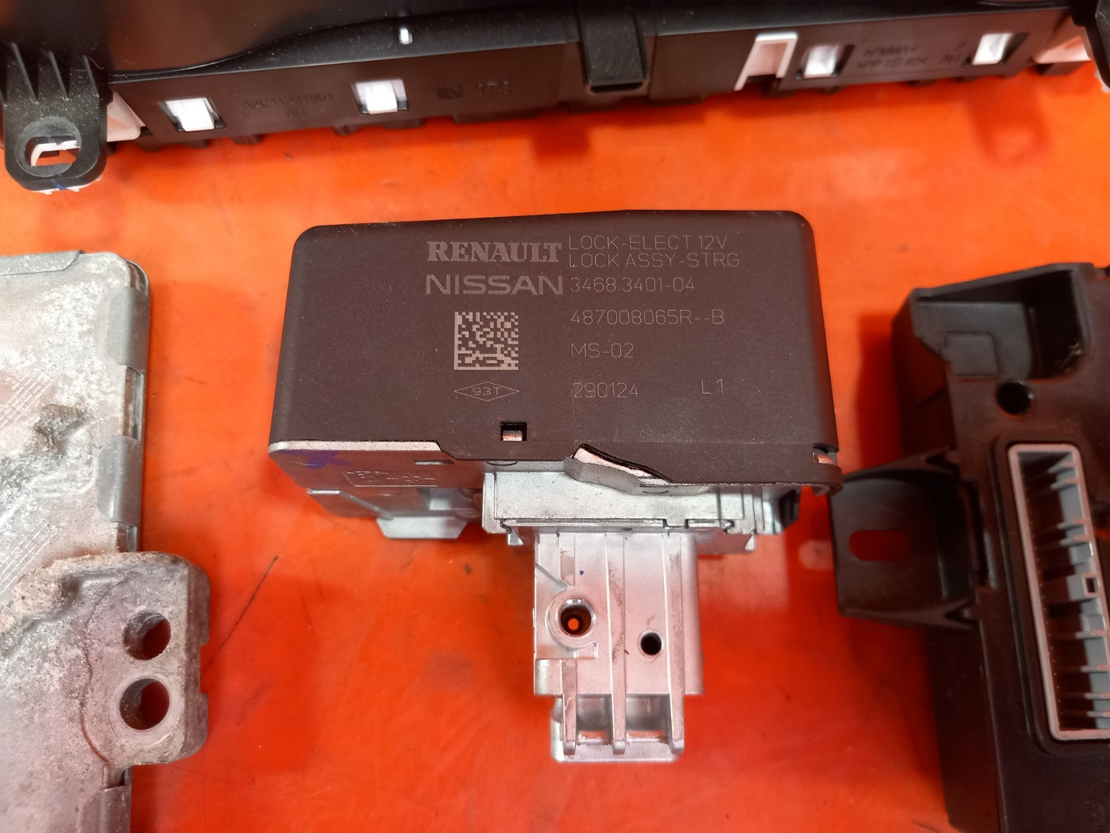 ebay-src:https://i.ebayimg.com/00/s/mtiwmfgxnjaw/z/zkiaaesww-fqjalk/$_57.jpg