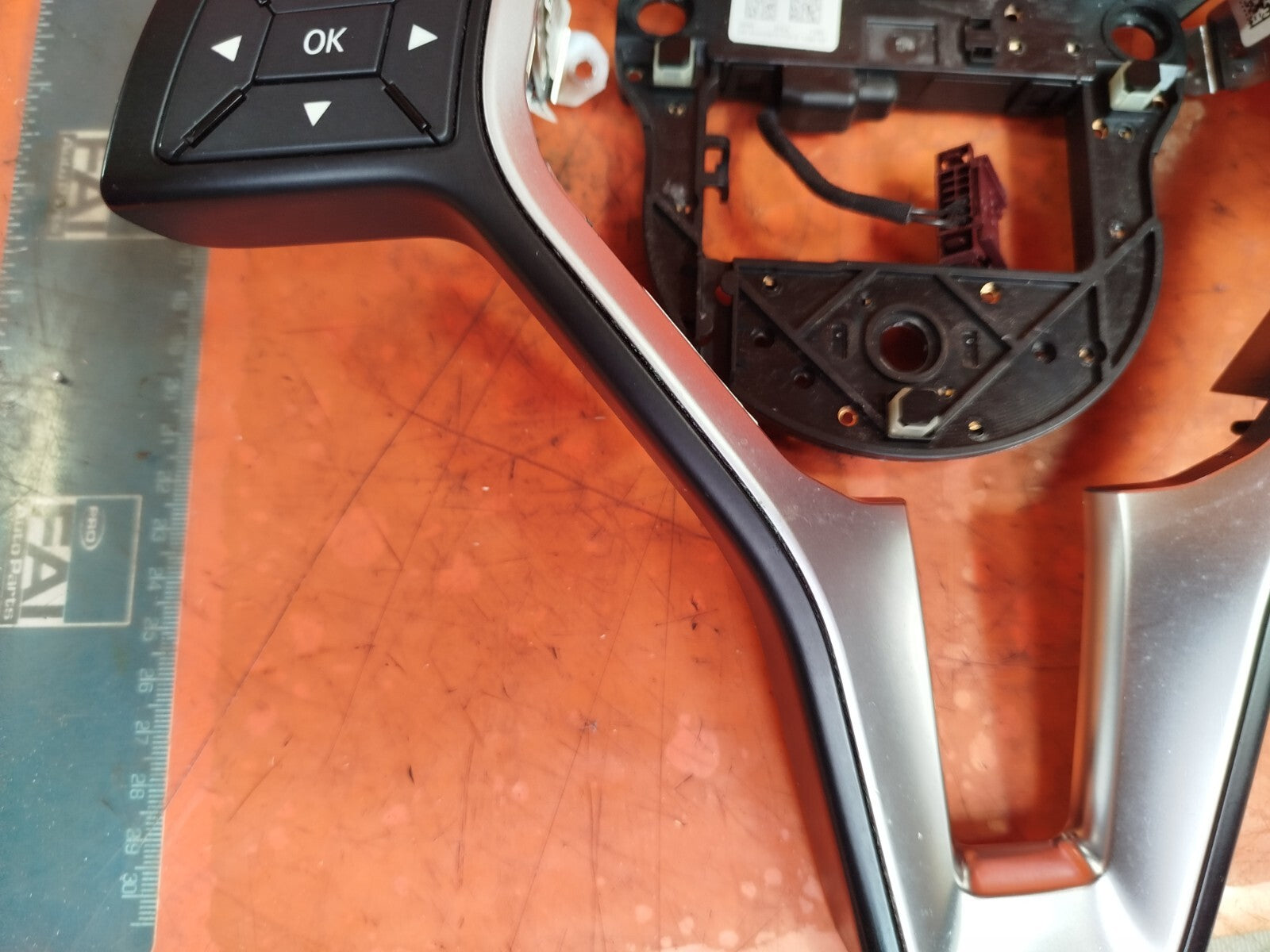 ✅2012 MERCEDES A CLASS W176 STEERING WHEEL TRIM PANEL COVER A2185400262 - Image 3