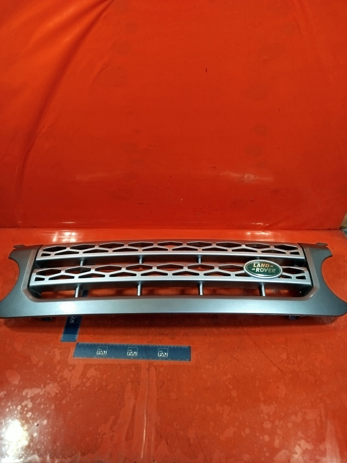 ✅2010 LAND ROVER DISCOVERY 4 L319 FRONT BUMPER GRILLE AH22-8138-BC + WARRANTY - Image 1