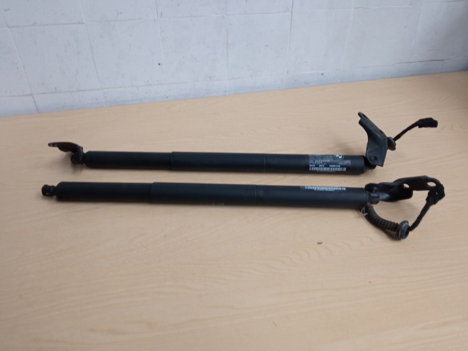 BMW 218D F45 M SPORT 2015 PAIR OF ELECTRIC TAILGATE BOOT STRUTS 7348523 Warranty - Image 6