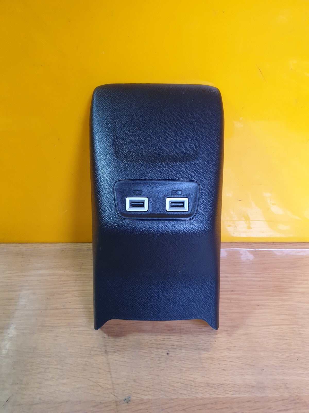 ✅PEUGEOT 2008 MK2 GT EV ELECTRIC 2020 USB PORTS TRIM 9824334377 Warranty A193 - Image 1