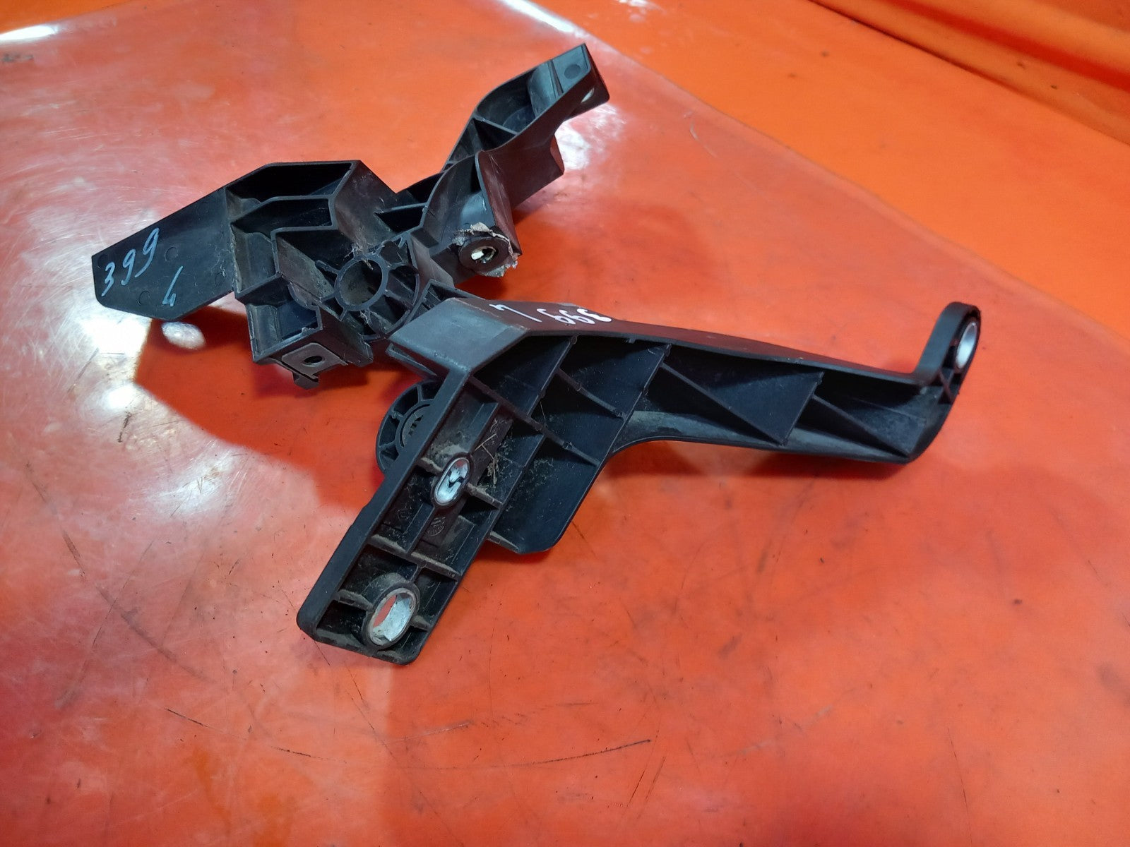 2021 Mercedes W415 Citan Front Panel Bracket Pair 215142101R Warranty A399 - Image 9