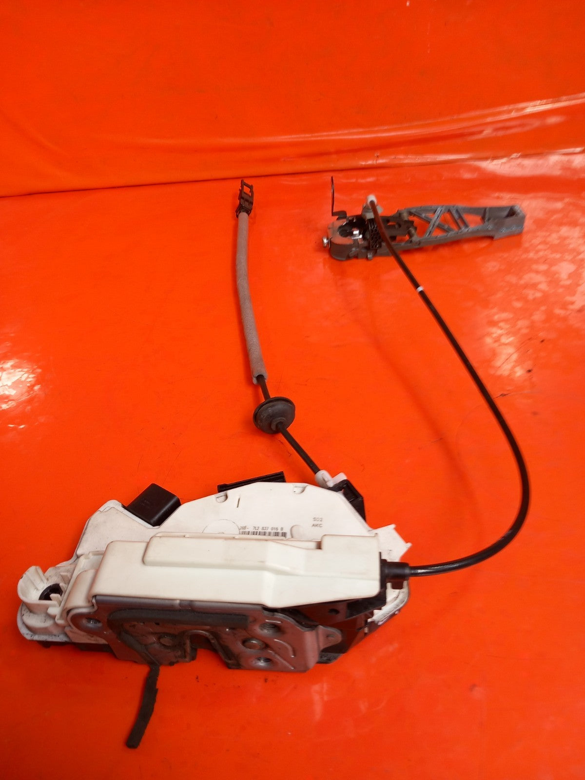 VW Transporter T30 2.0 Diesel 2021 Front Left Door Lock 7L2837015B A410 - Image 10