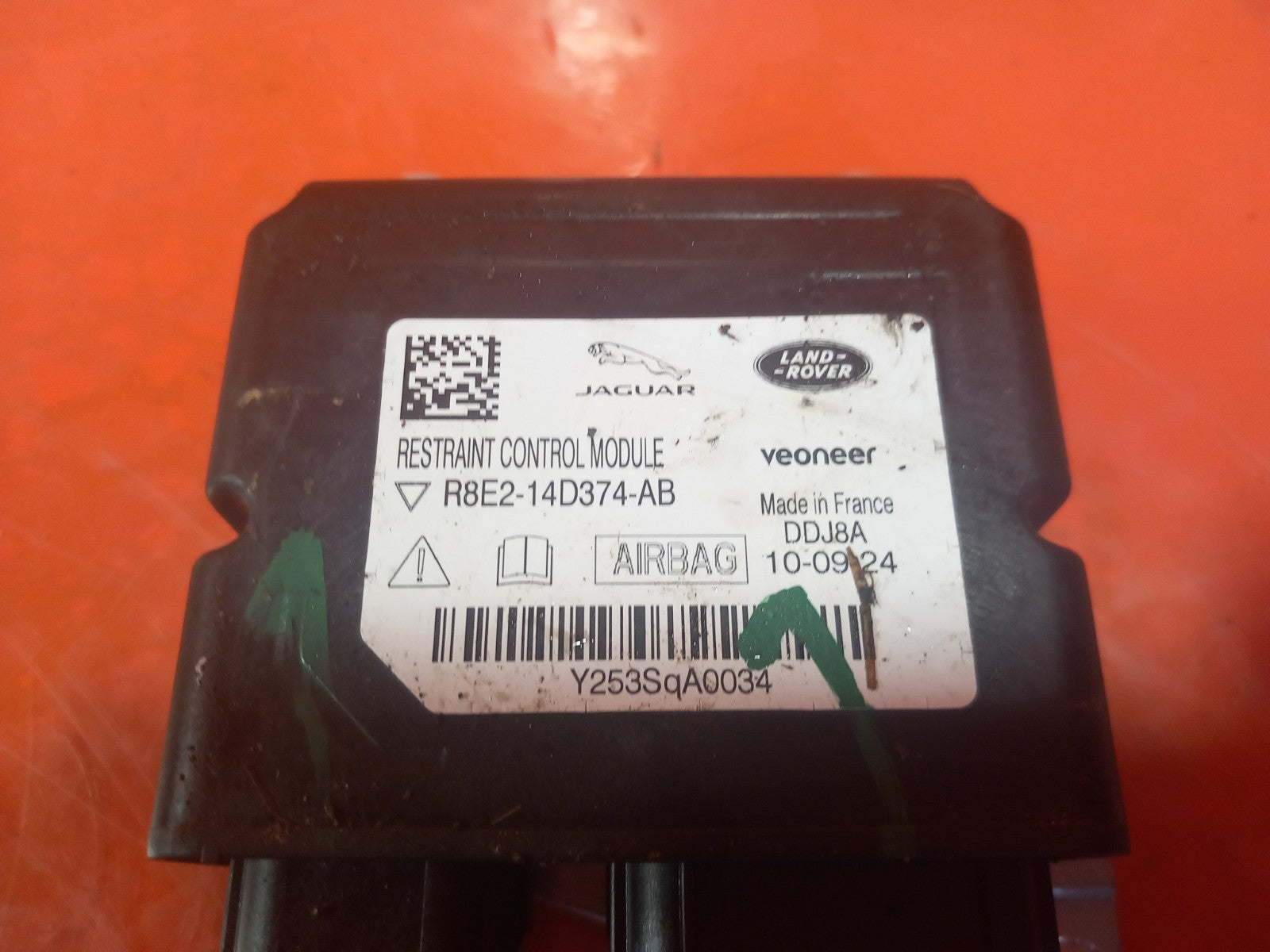 Land Rover Defender L663 3.0 Diesel 2025 ArBag Control Module R8E214D374AB A396 - Image 7