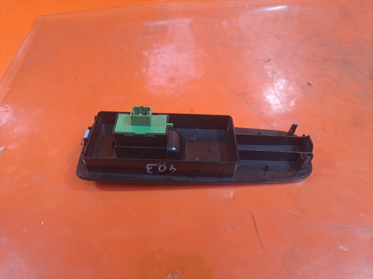 ebay-src:https://i.ebayimg.com/00/s/mtiwmfgxnjaw/z/vw4aaeswvfjqhwef/$_57.jpg