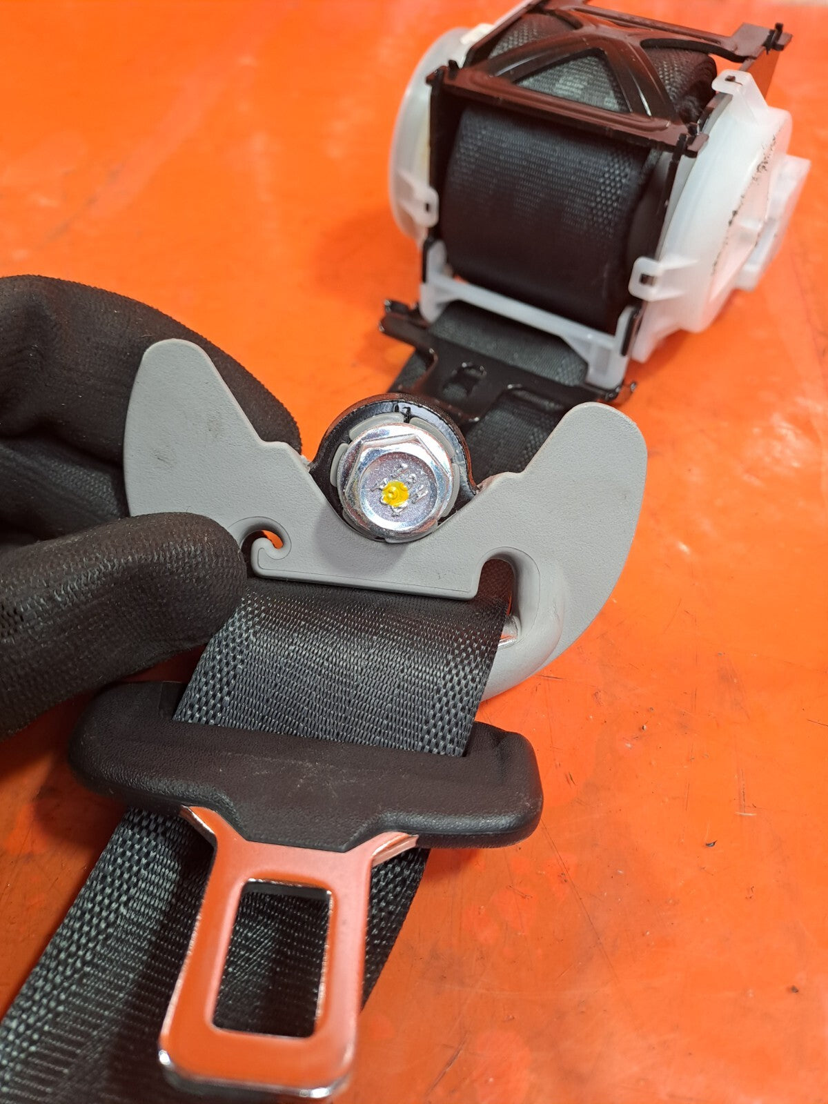 ✅2016 SSANGYONG TIVOLI ElX 1.6D REAR RIGHT SEAT BELT 75607-35000 + WARRANTY A279 - Image 4