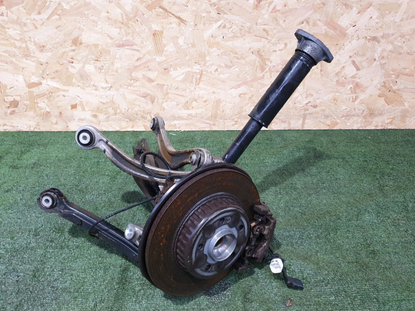 ✅2016 MERCEDES C CLASS W205 2.0P REAR LEFT SUSPENSION LEG HUB A2053521900 A123 - Image 8