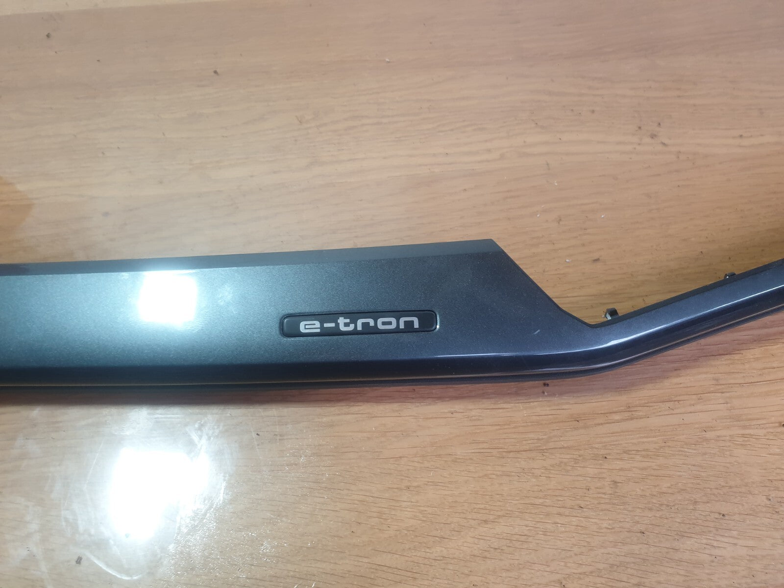 ✅2023 AUDI Q4 E-TRON INTERIOR TRIM LEFT SIDE 89C853189 + WARRANTY A206 - Image 3