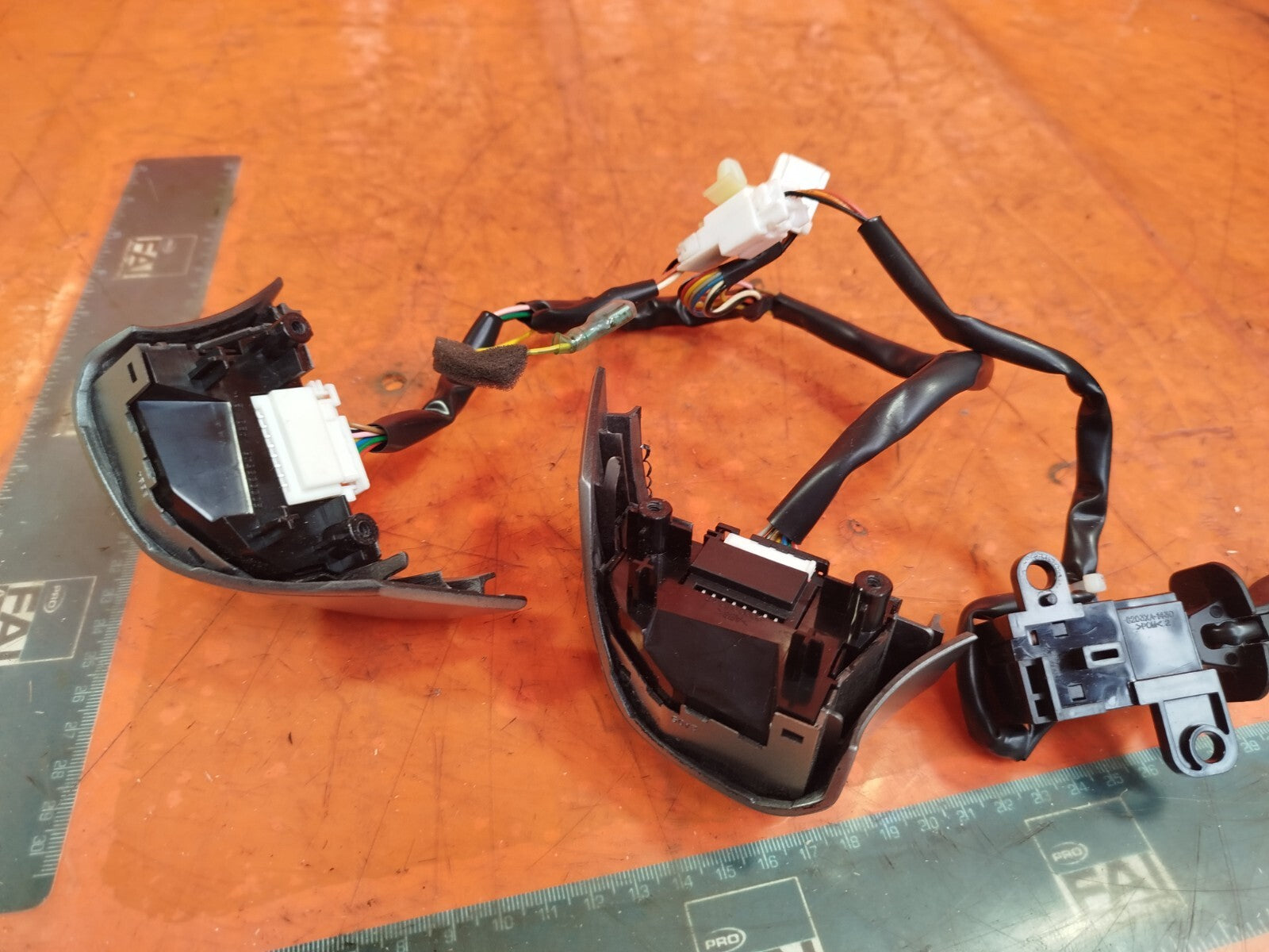 ✅SSANGYONG KORANDO STEERING WHEEL CONTROLS 200008346 + WARRANTY xAA - Image 8