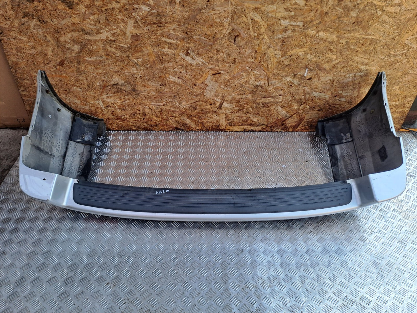 ✅2005 RANGE ROVER VOGUE L322 4.4P REAR BUMPER SILVER + WARRANTY  A274 - Image 1