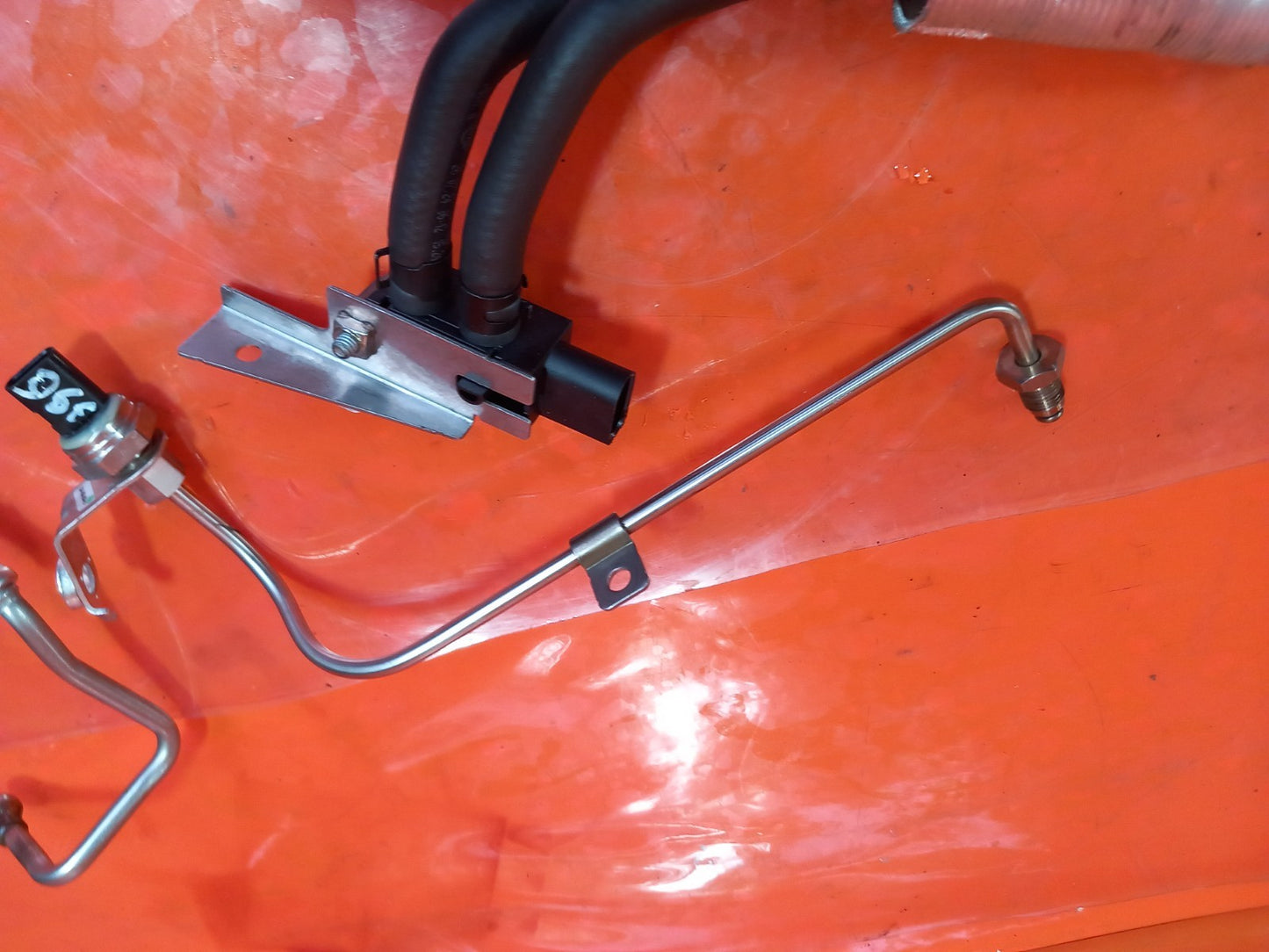 2025 Land Rover Defender L663 Pressure Sensor Pipes GX73-5L200-AA Warranty A396 - Image 3