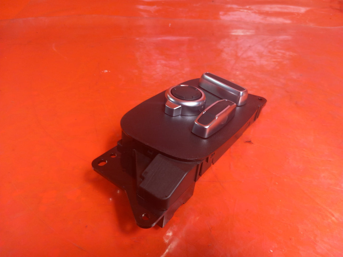 2025 Land Rover Defender L663 Seat Control Switch Button J9D3-14B566-AA A396 - Image 7