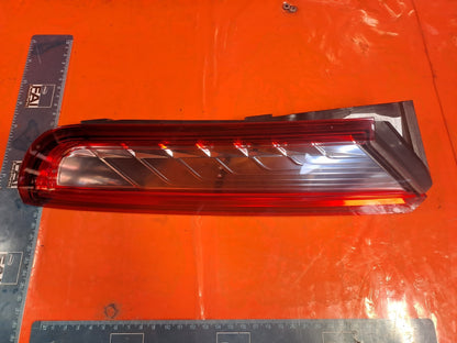 ✅2015 FORD TRANSIT CONNECT V408 REAR RIGHT UPPER TAIL LIGHT DT11-13A602-AC A355 - Image 1