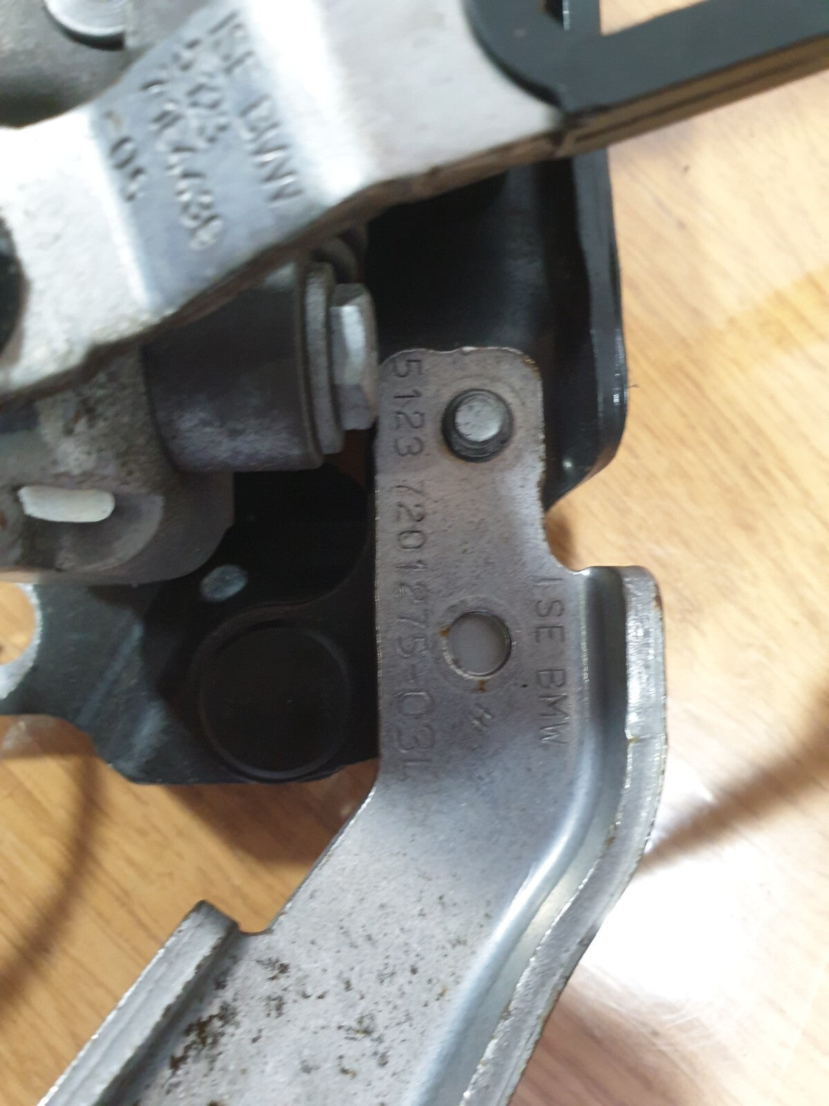 2010 BMW 5 SERIES F11 2.0D BONNET HINGE & ACTUATOR SET 7191050 7191049 A216 - Image 7