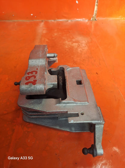 ✅BMW 220D M Sport F44 2 Series 2023 2.0 Diesel RIGHT ENGINE MOUNT 8835570 A293 - Image 3
