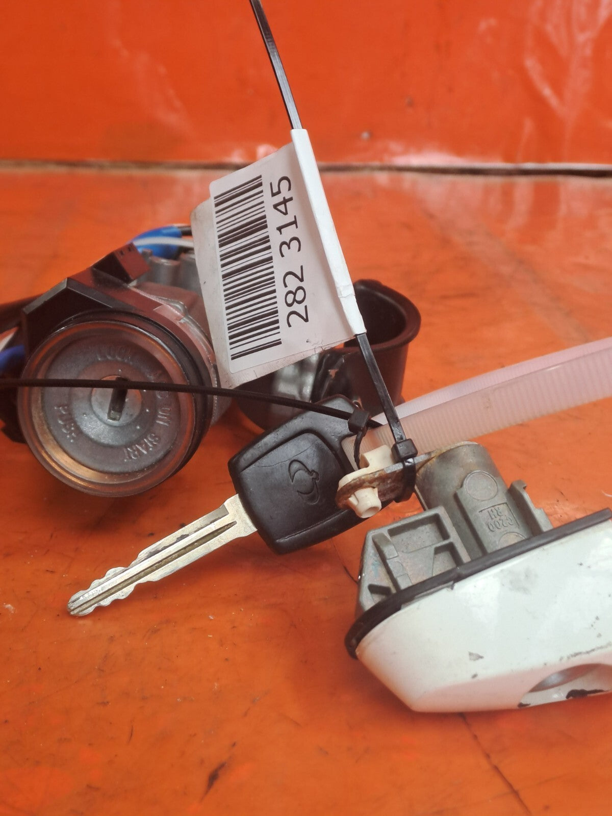 ✅Ssangyong Korando S 2013 2.0 Diesel IGNITION SWITCH LOCK WITH KEY 86970-34001 - Image 4