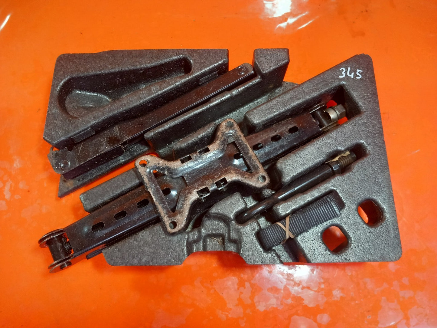 Ford Galaxy Zetec 2.0 Diesel 2019 Car Jack Tool Kit EM2BR16G040AB EM2C17035AA - Image 2