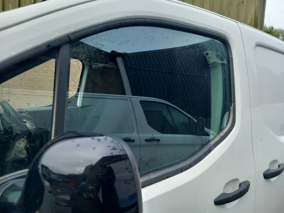 2022 Peugeot Partner K9 Front Left Door Window Glass Warranty A419 - Image 3