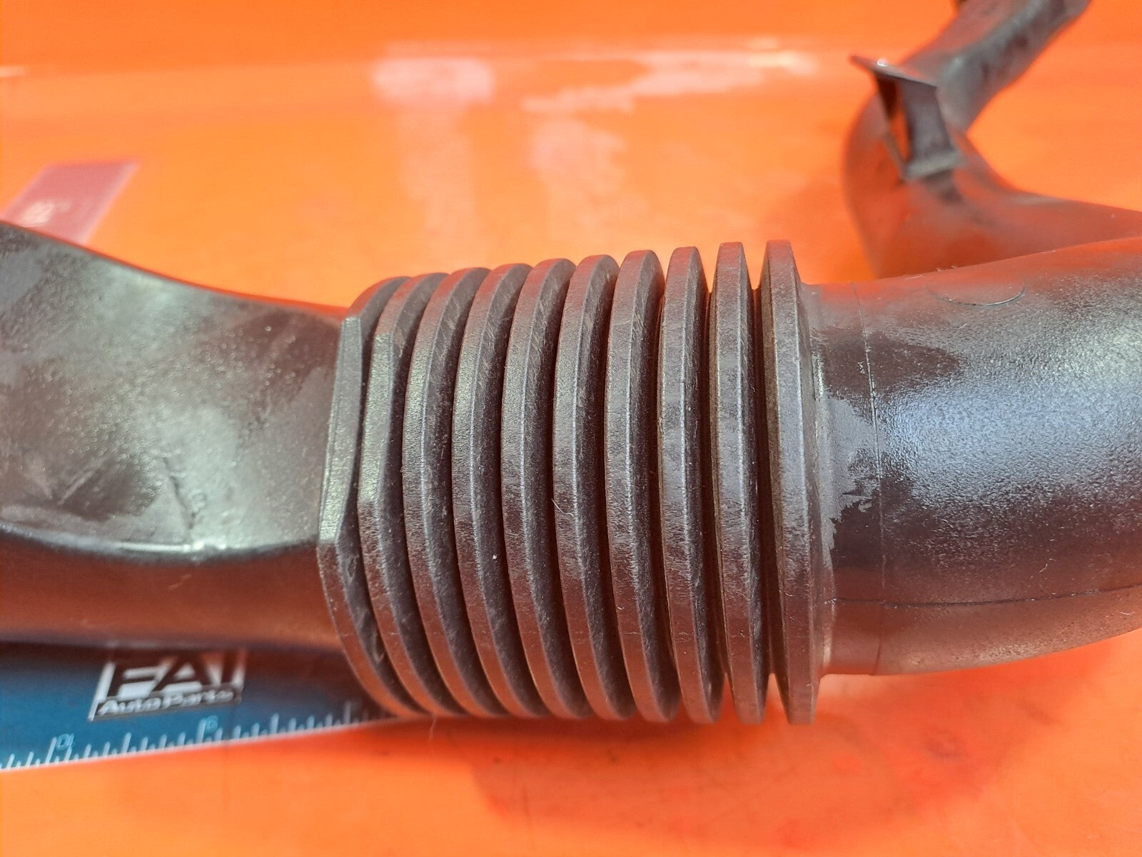 Land Rover Discovery 4 3.0 Diesel 2015 AIR INTAKE HOSE PIPE GH22-7990AA Warranty - Image 11