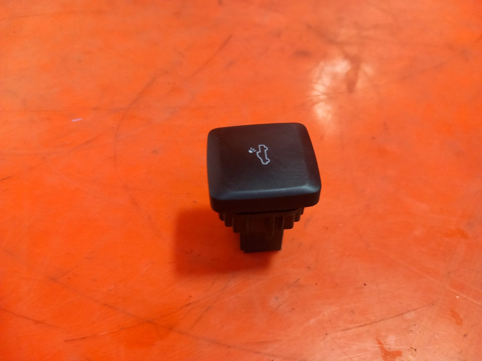 ebay-src:https://i.ebayimg.com/00/s/mtiwmfgxnjaw/z/touaaeswiipqk82b/$_57.jpg