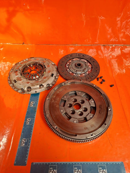 ✅Volkswagen Passat Cc Gt 2013 2.0 Diesel FLYWHEEL CLUTCH KIT 324035510 Warranty - Image 1