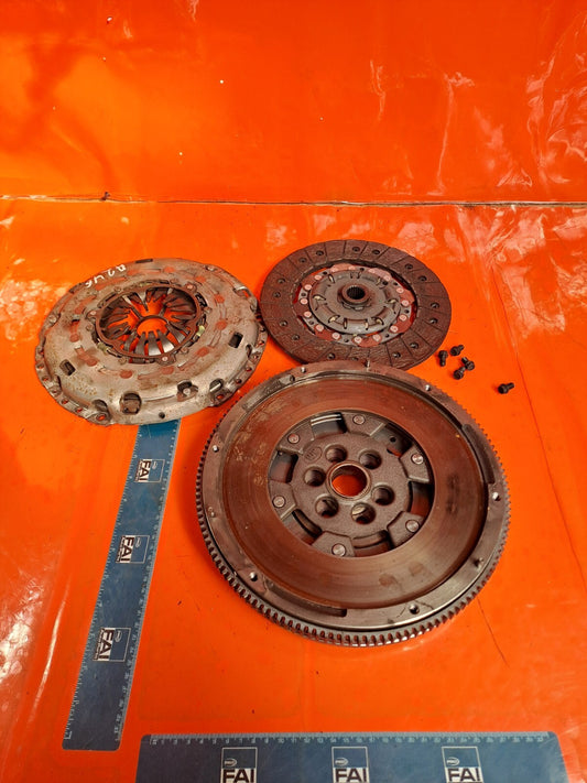 ✅Volkswagen Passat Cc Gt 2013 2.0 Diesel FLYWHEEL CLUTCH KIT 324035510 Warranty - Image 1