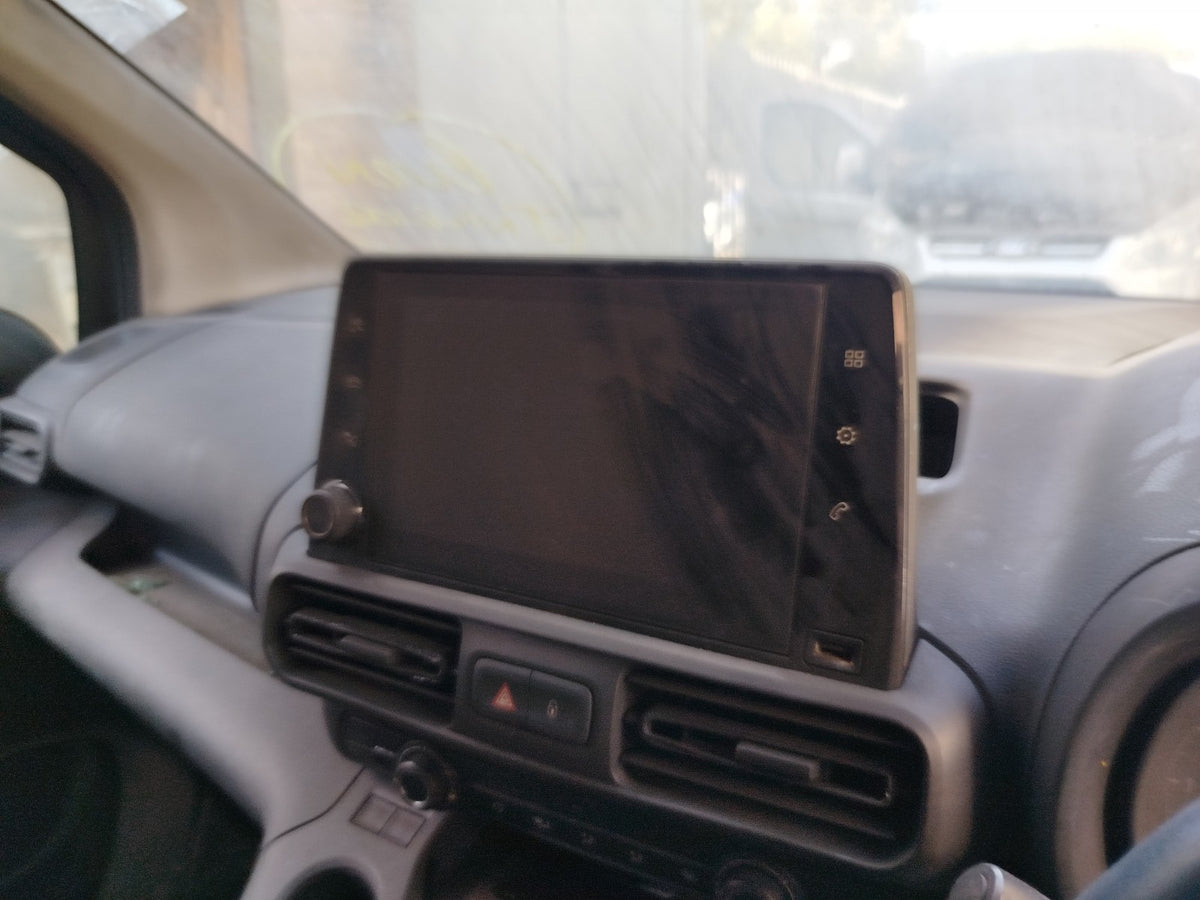 Vauxhall Combo MK4 1.5 Diesel 2020 Radio Media Sat Nav Display Screen A414 - Image 3
