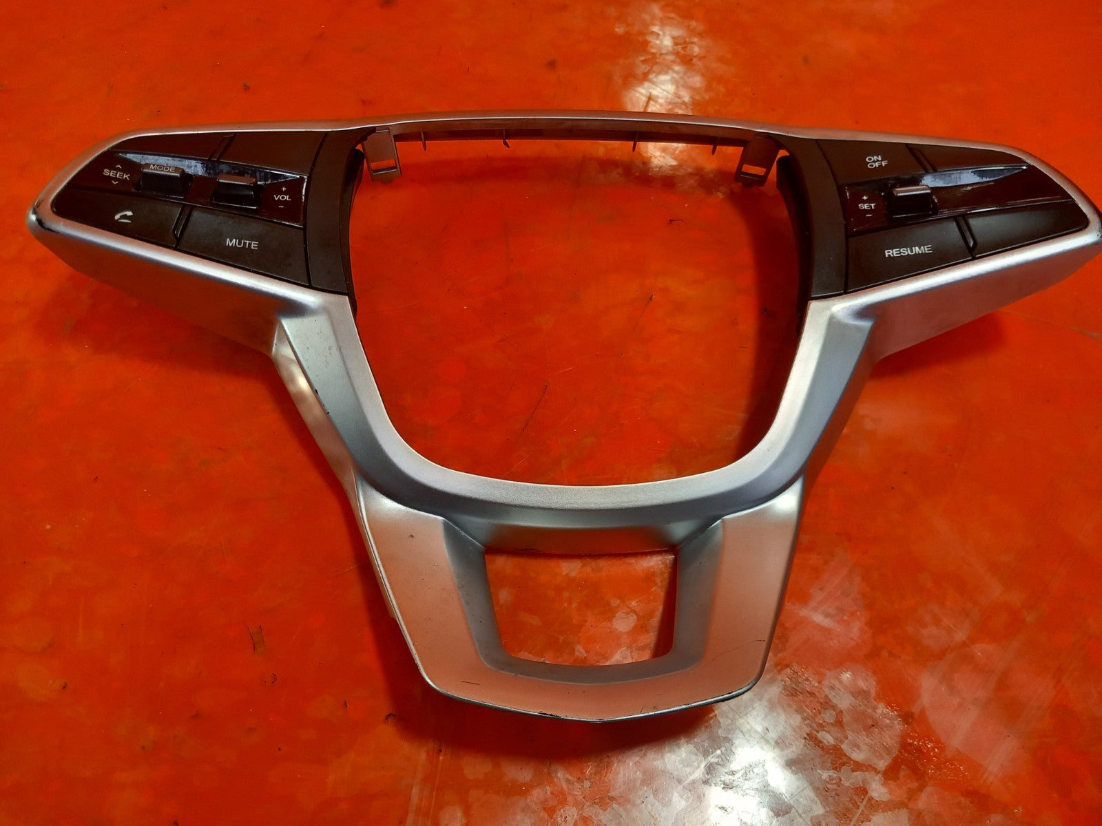 2018 Ssangyong Korando ELX Steering Wheel Trim Cover 4S140-34000 Warranty A329 - Image 4