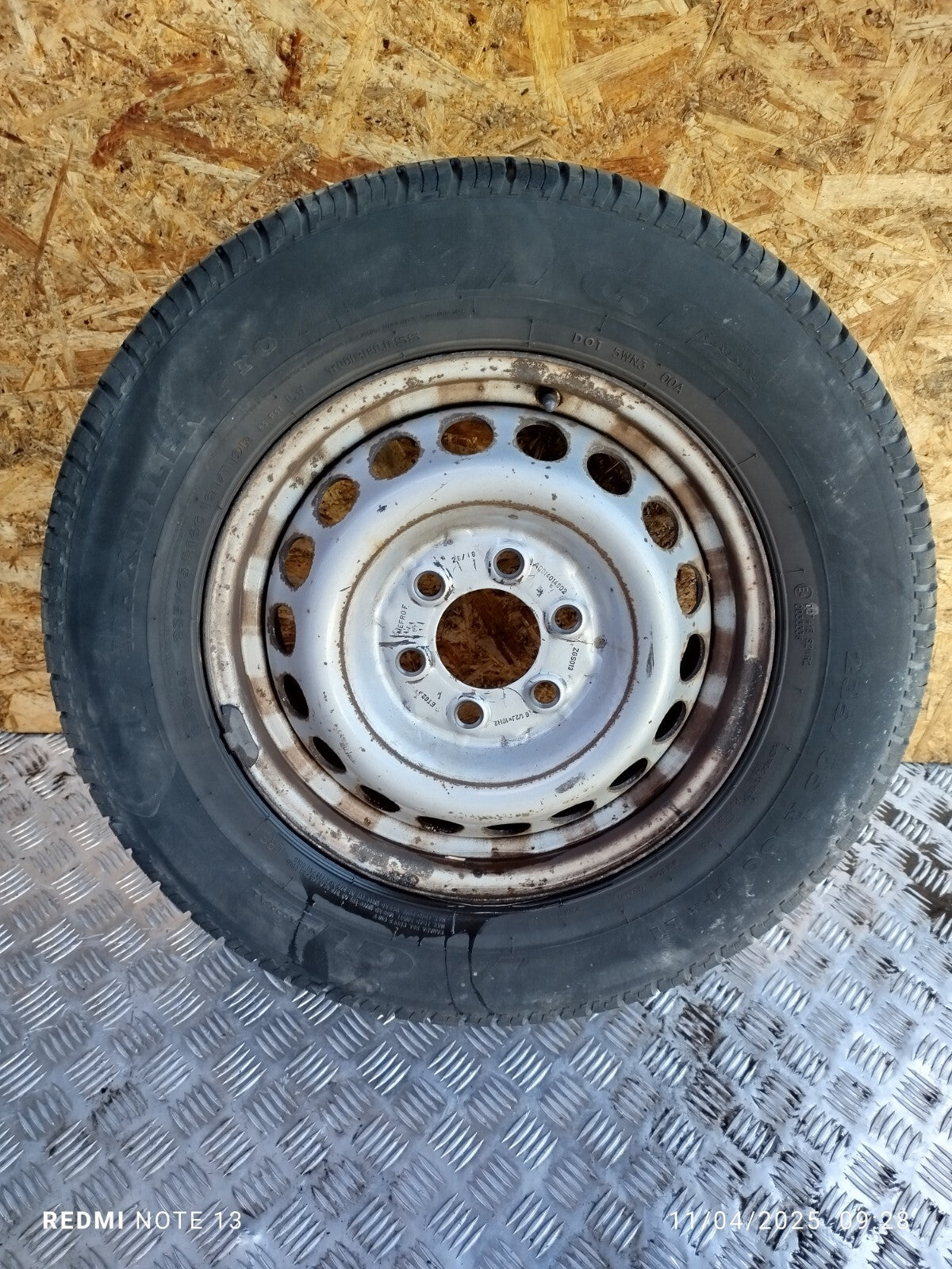 ✅VW CRAFTER CR35 2.0 DIESEL 2017 ALLOY WHEEL WITH TYRE 235/65 R16С A0014014802 - Image 1