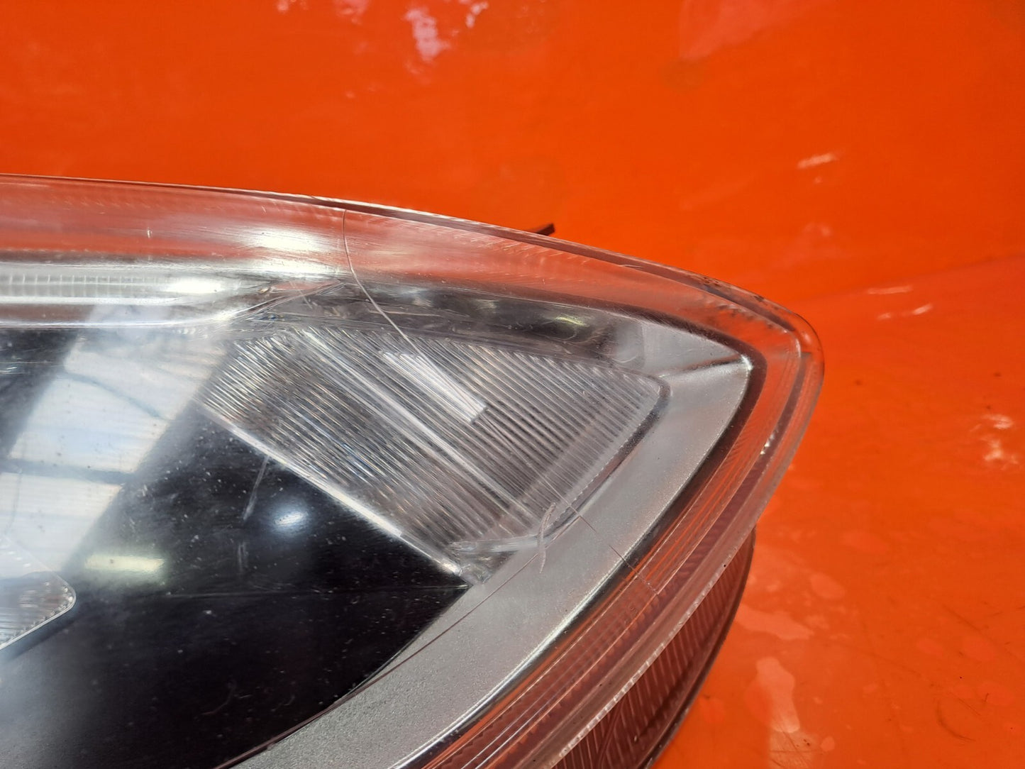✅2018-2025 FORD FOCUS MK4 FRONT RIGHT HEADLIGHT JX7B-13W029-BE scratches repair - Image 7