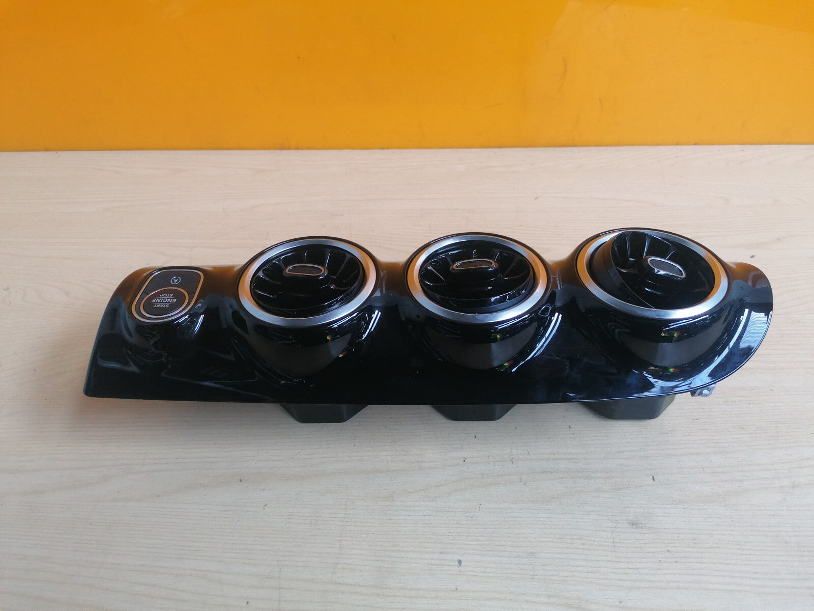✅2020 MERCEDES A CLASS W177 1.3P FRONT DASHBOARD AIR VENT A1776800001 A050 - Image 3