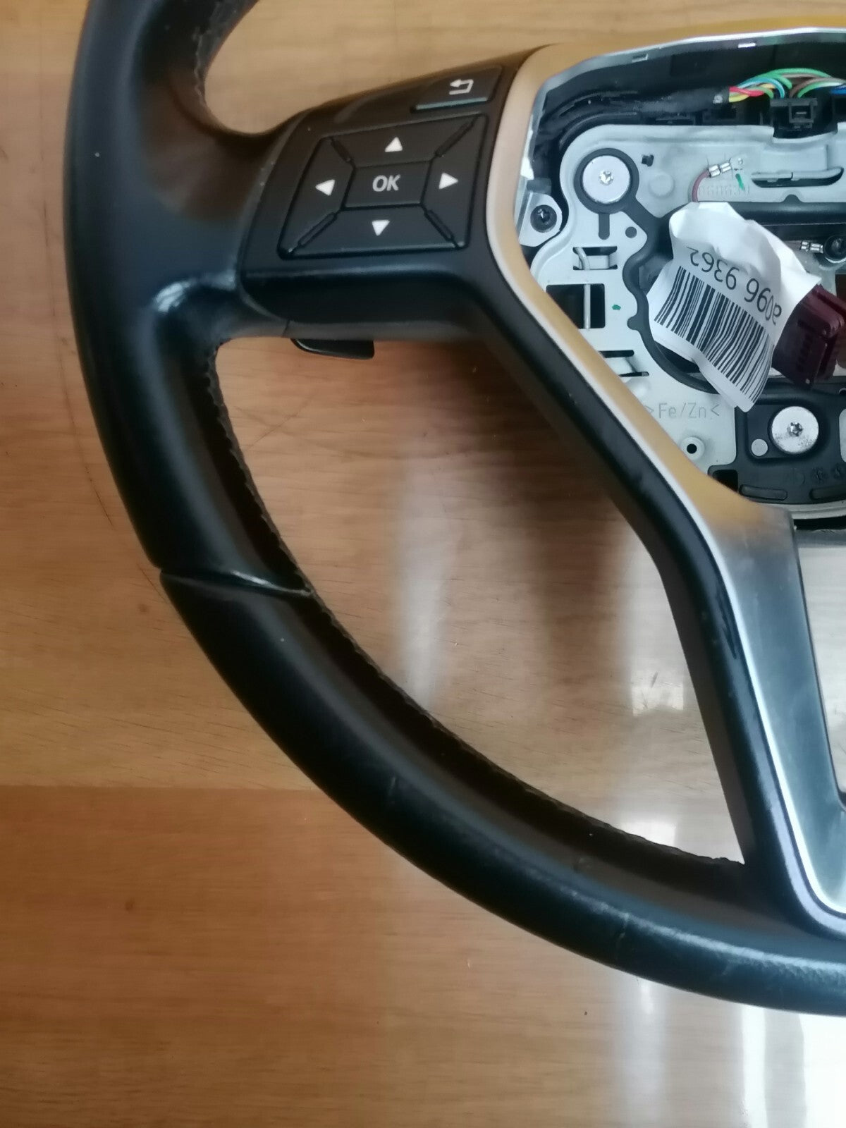 ✅MERCEDES A180 W176 1.5 DIESEL 2015 MULTIFUNCTION STEERING WHEEL PADDLE SHIFTERS - Image 5